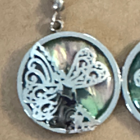 316L Stainless Steel -Genuine Abalone shell dragonfly earrings round. NWOT - Picture 4 of 13